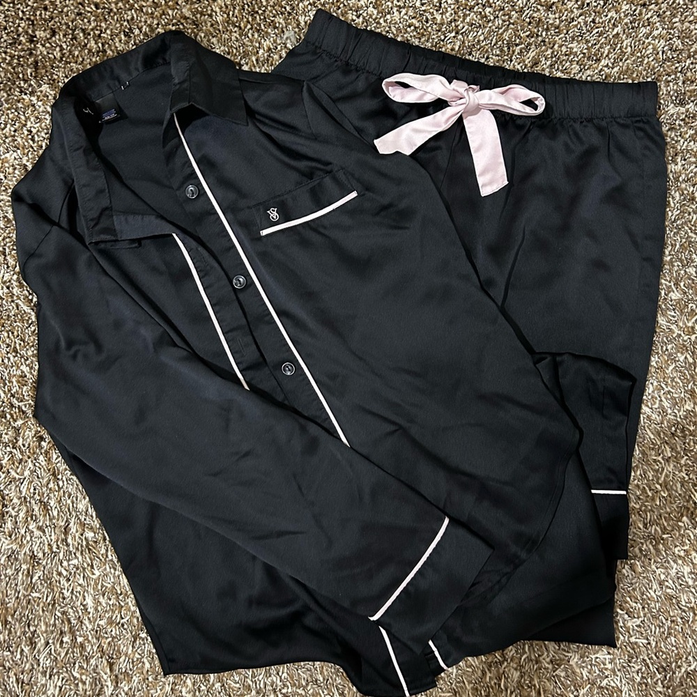 Black silk Victoria Secret Pajama set